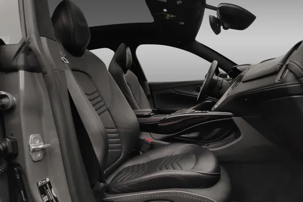 Car image 13
