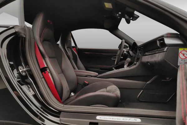 Car image 16