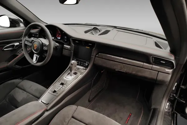 Car image 19