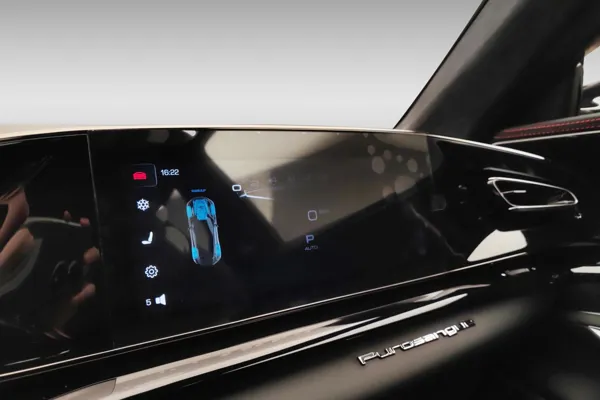 Car image 13