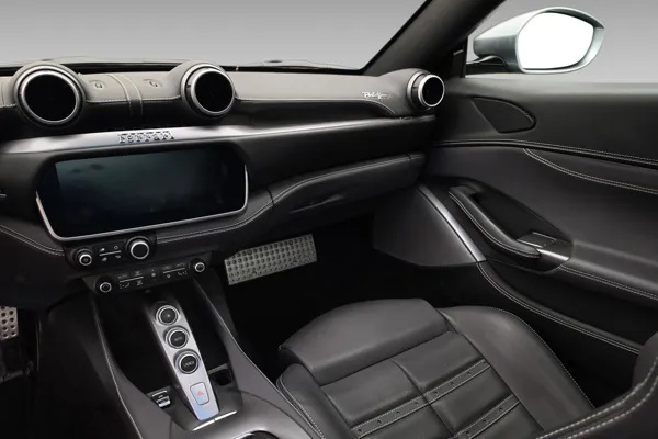 Car image 18