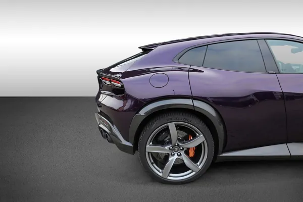 Car image 9