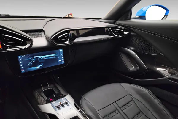Car image 15
