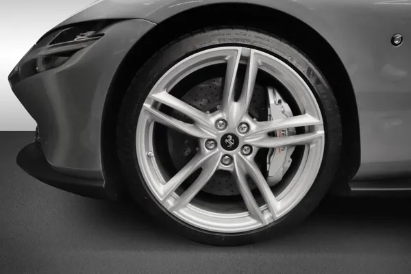Car image 10