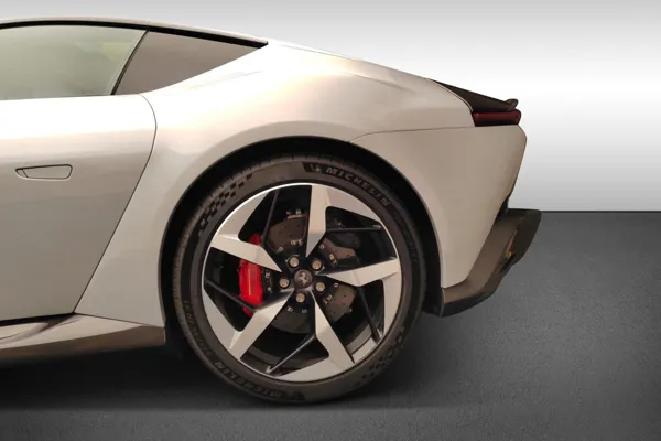 Car image 10