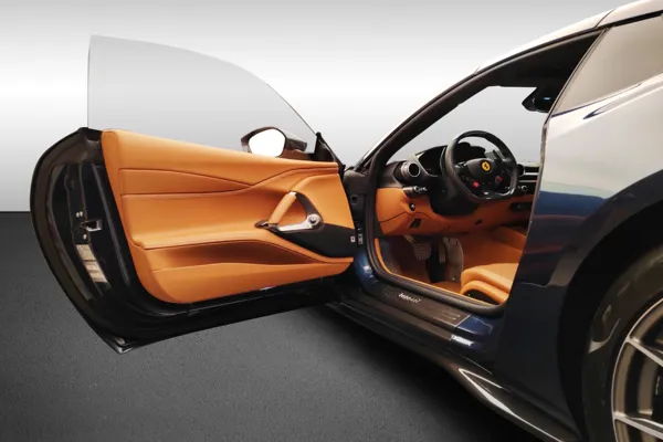 Car image 9