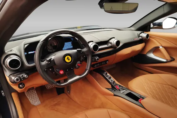 Car image 10
