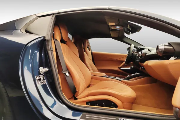 Car image 11