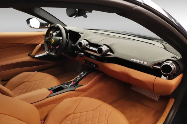 Car image 13