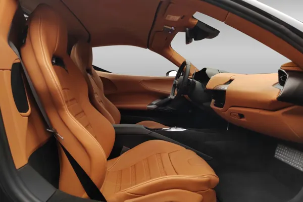 Car image 12