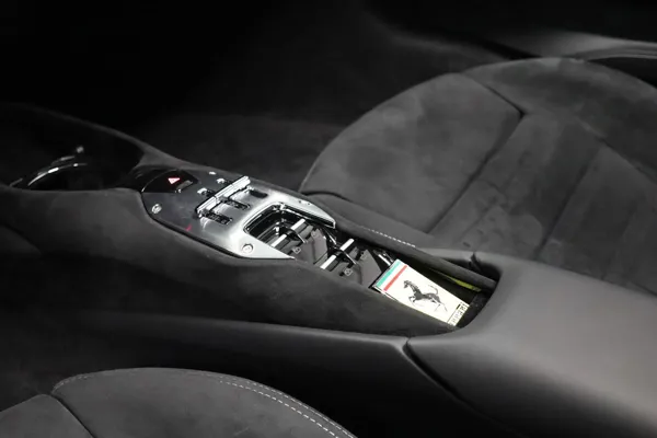 Car image 13