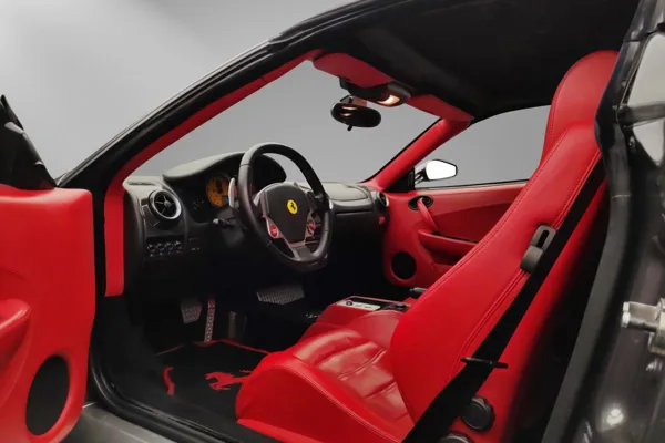Car image 12