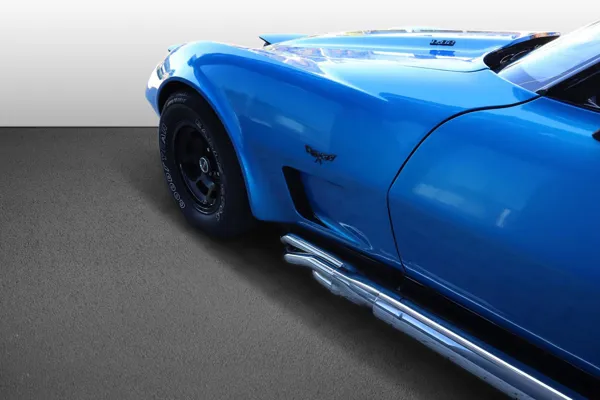 Car image 9