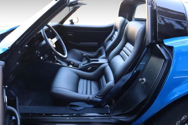 Car image 12