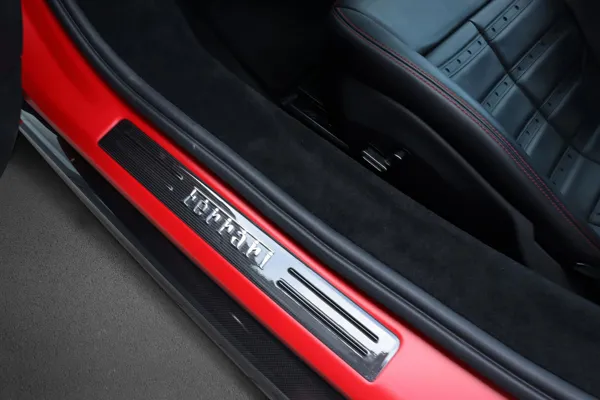 Car image 13