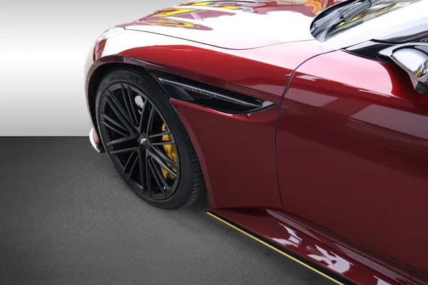 Car image 9
