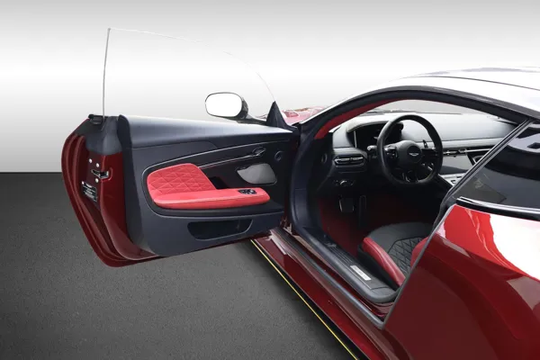 Car image 10