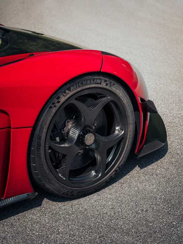 Car image 9