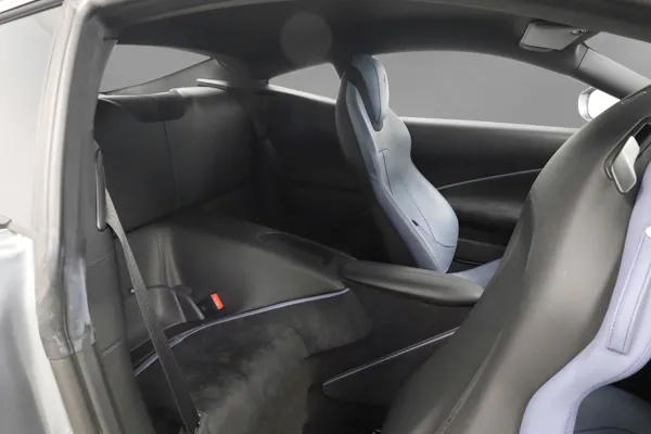 Car image 12
