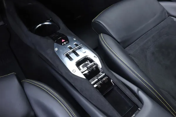 Car image 13