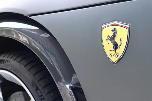 Car image 15