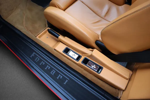 Car image 16
