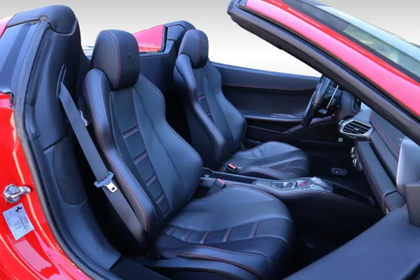 Car image 12