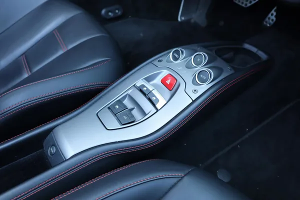 Car image 15