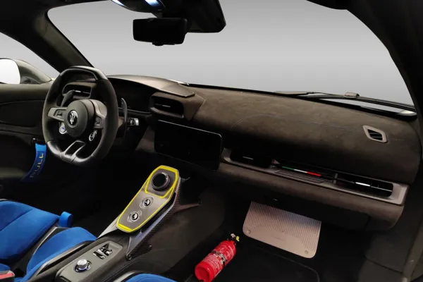 Car image 14