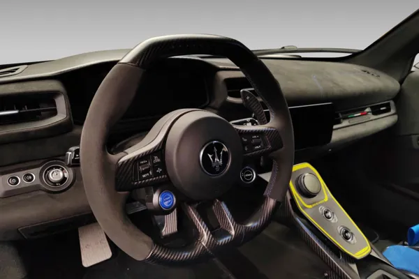 Car image 15
