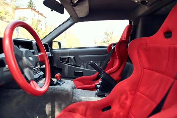 Car image 12