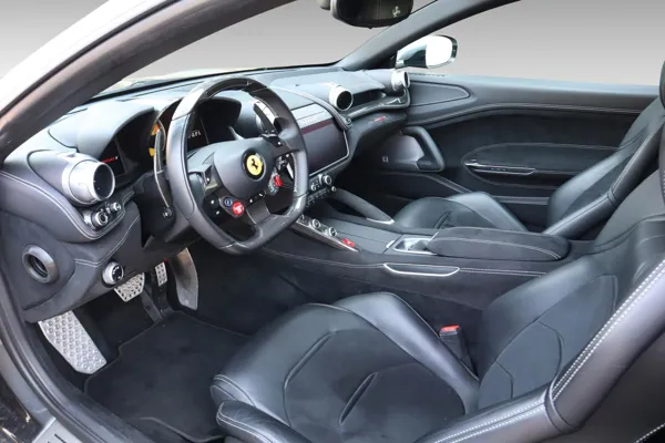 Car image 13