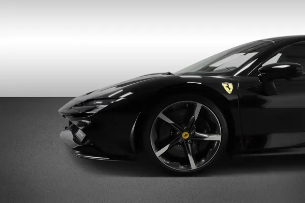 Car image 9