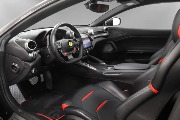 Car image 10