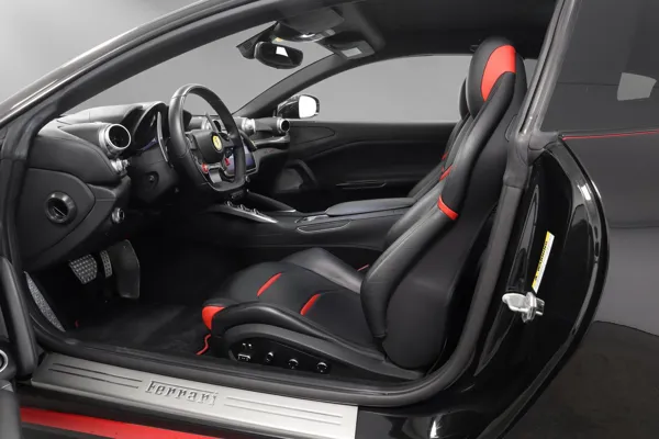 Car image 12