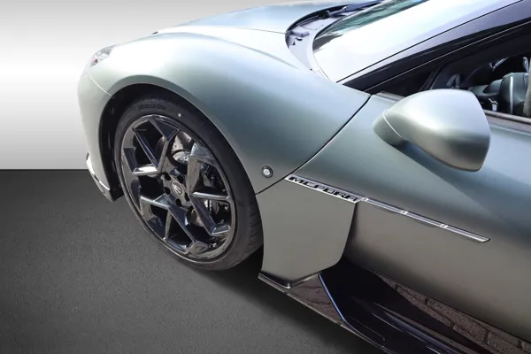 Car image 9