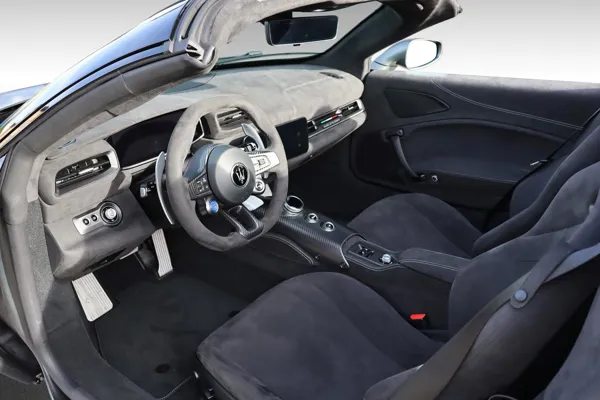 Car image 10