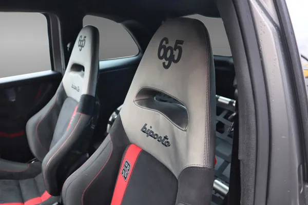 Car image 10
