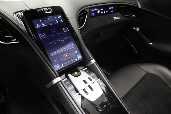 Car image 14