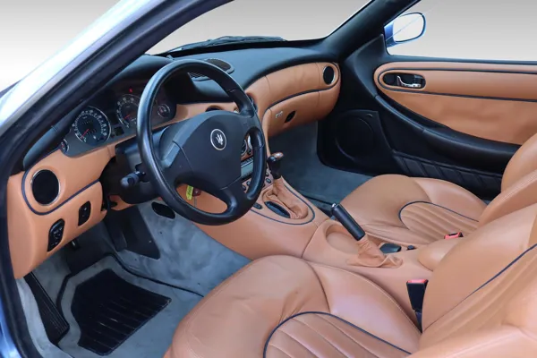 Car image 12