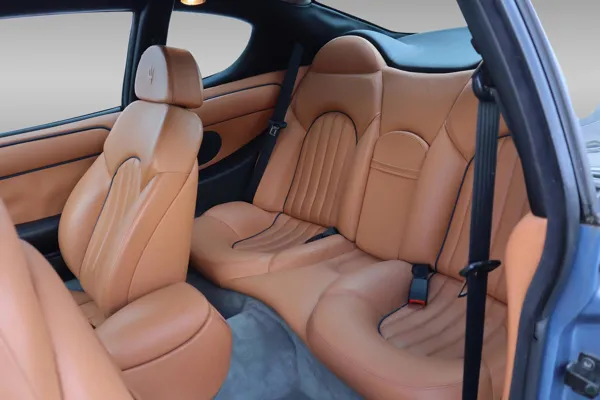 Car image 13
