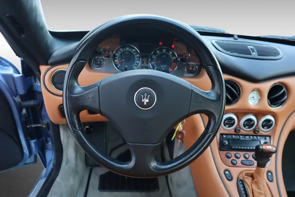 Car image 14