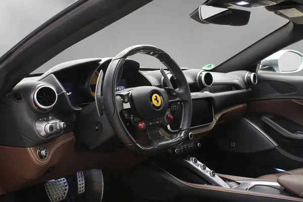 Car image 13