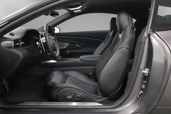 Car image 13