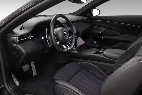 Car image 11