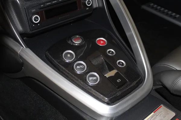 Car image 9