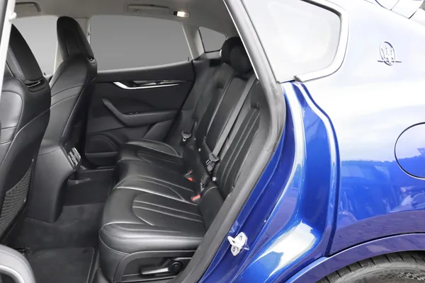 Car image 13