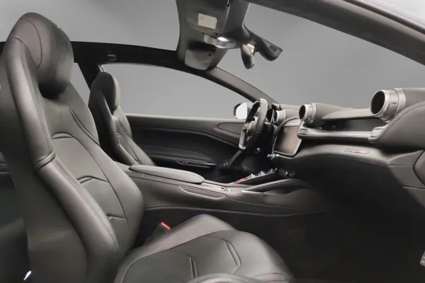 Car image 10