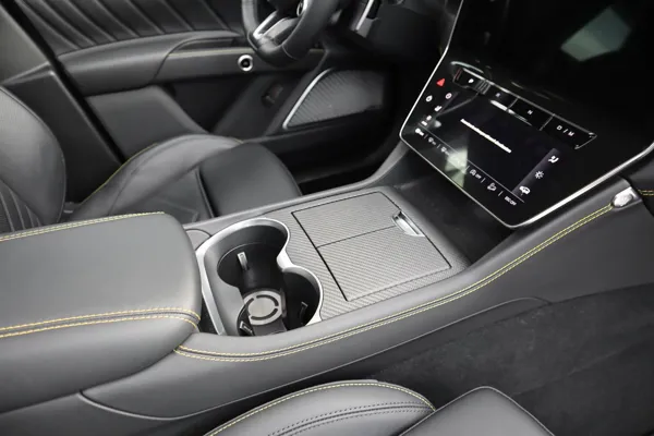 Car image 13