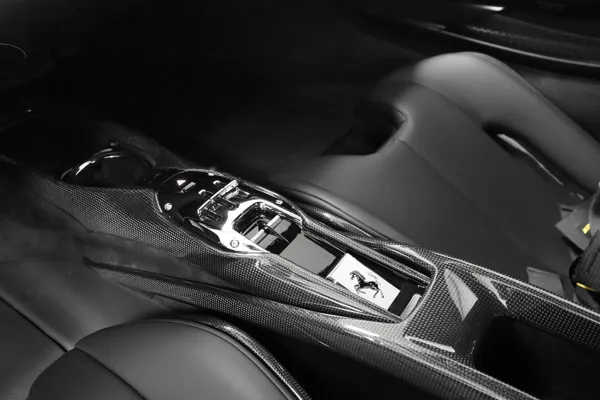 Car image 13